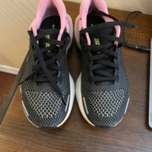 Nike Invincible Zoomx  Womens size 11